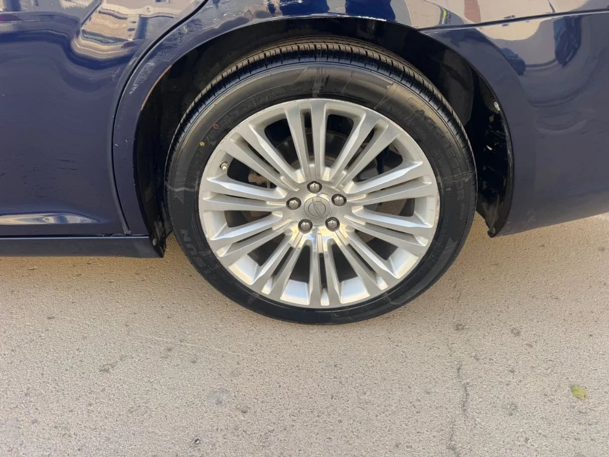 Car image 9