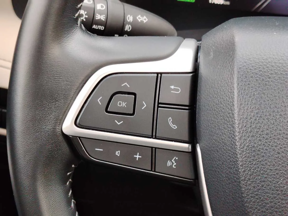 Car image 28
