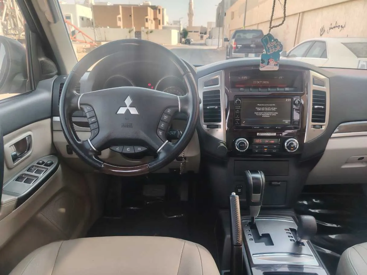 Car image 26