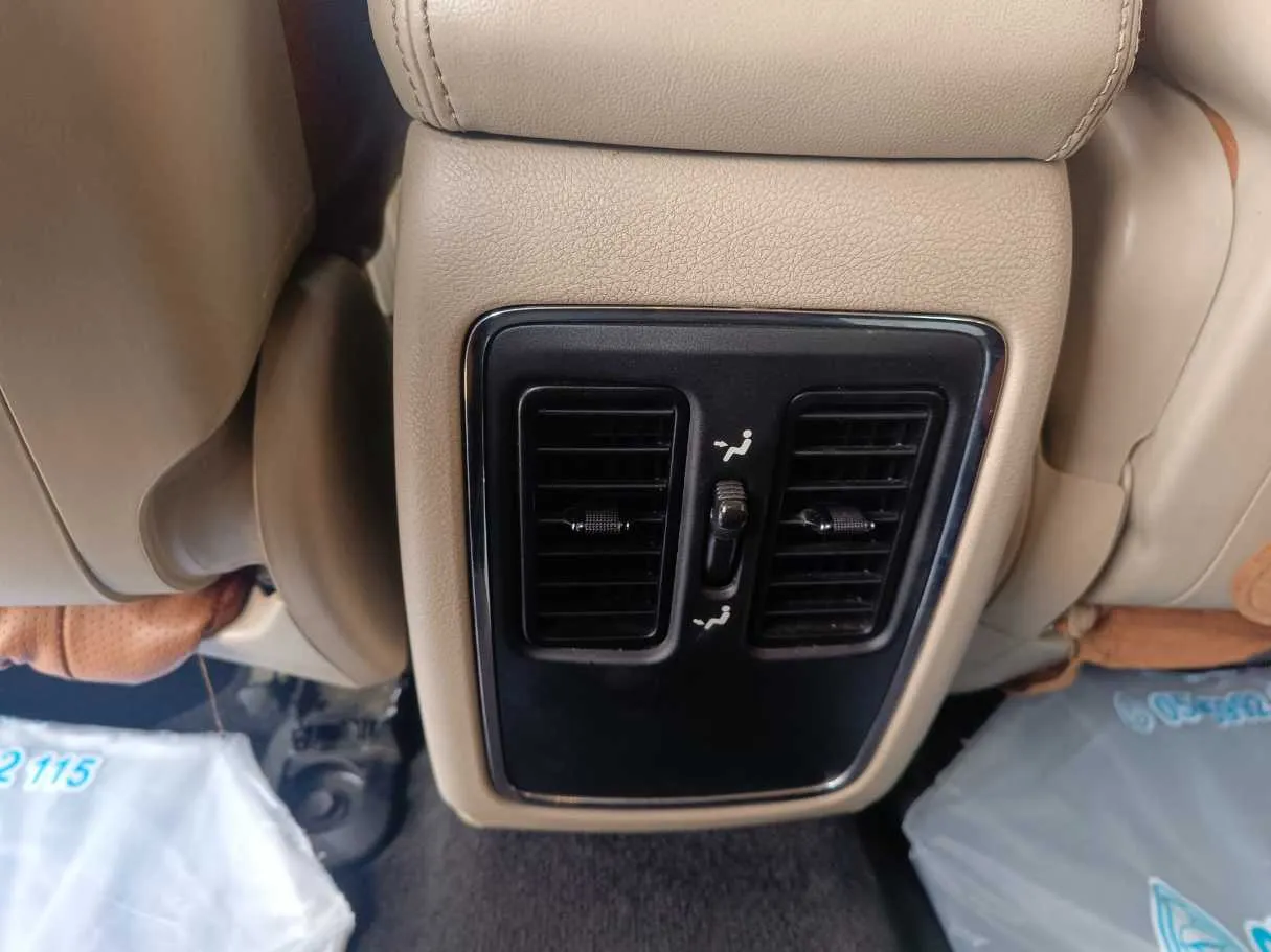 Car image 31