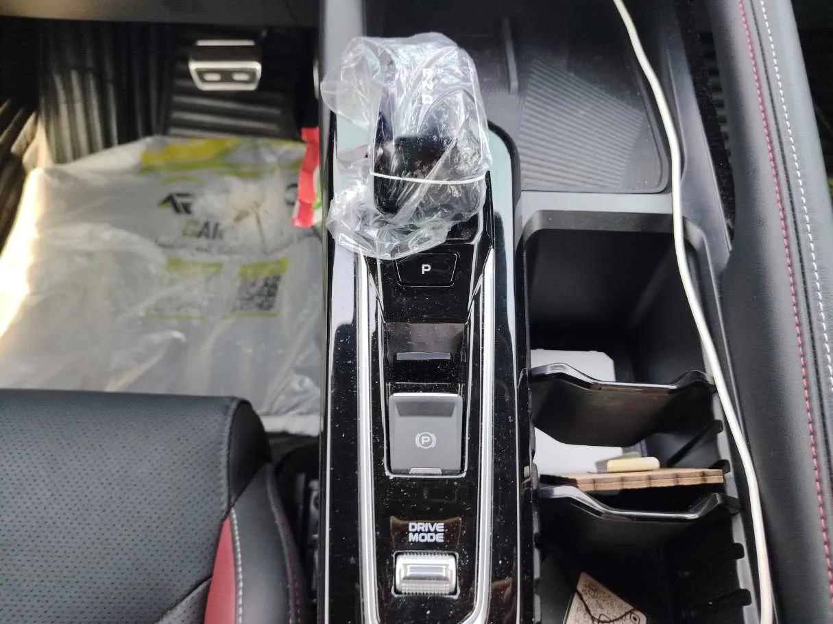 Car image 19