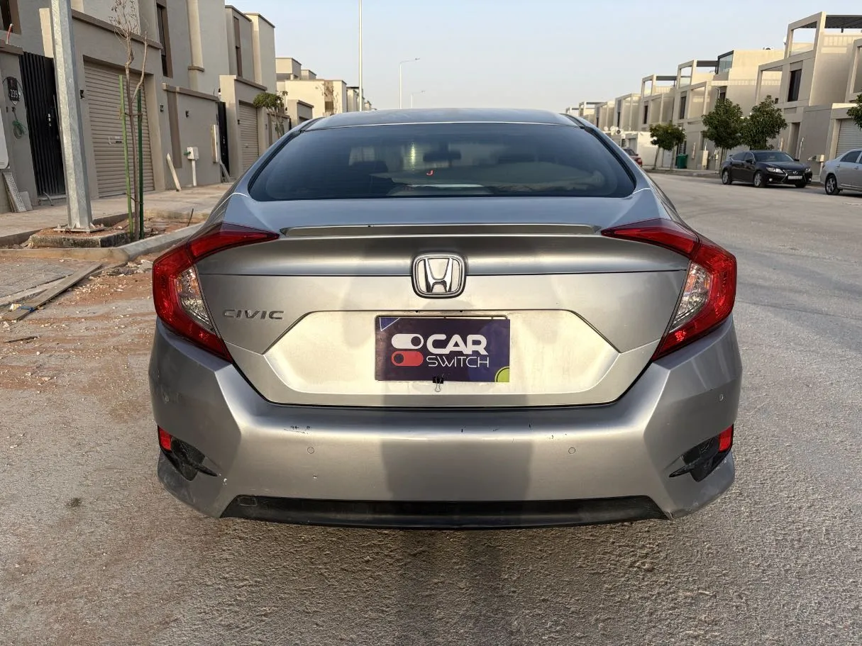 Car image 6