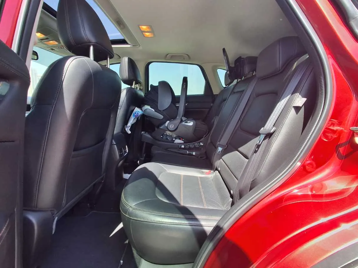 Car image 13