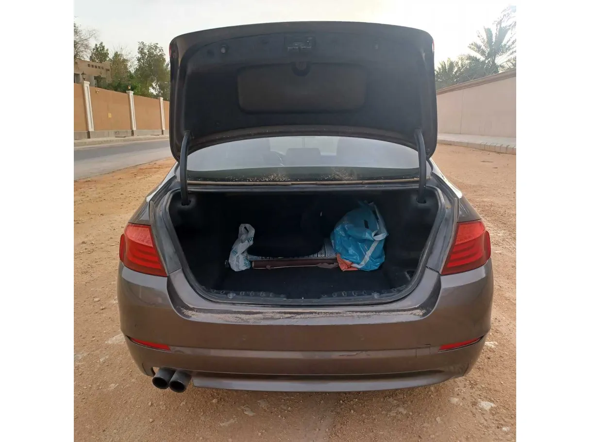 Car image 21