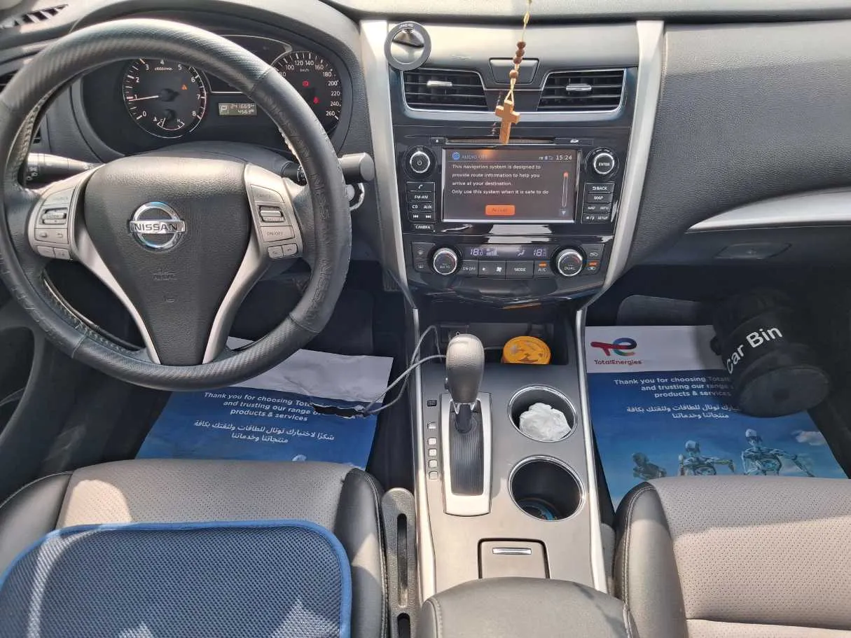 Car image 16