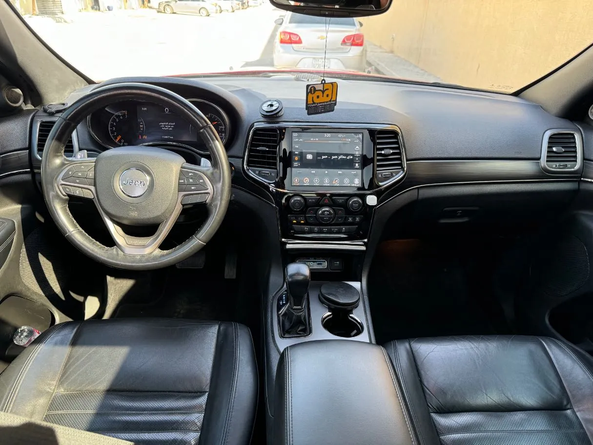 Car image 13