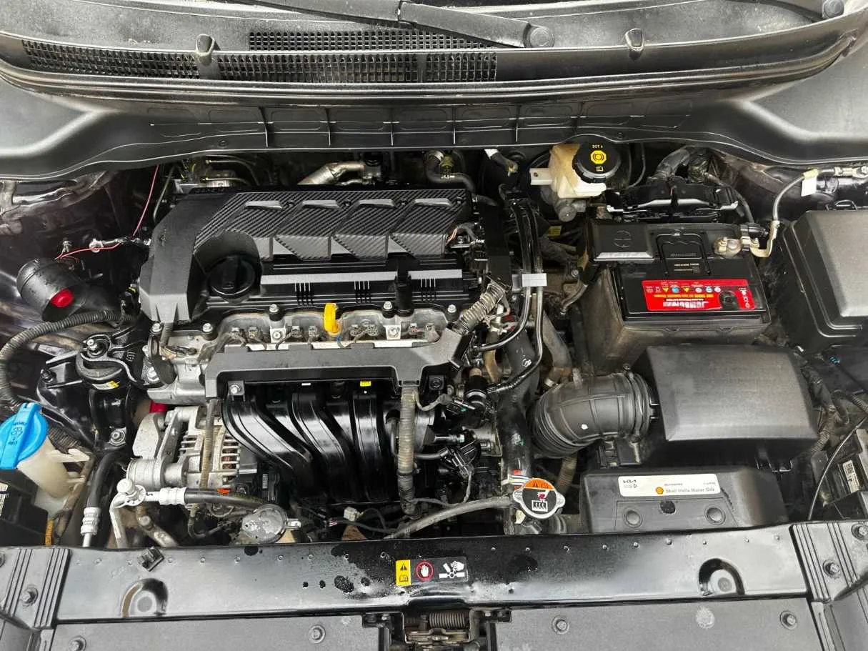 Car image 30