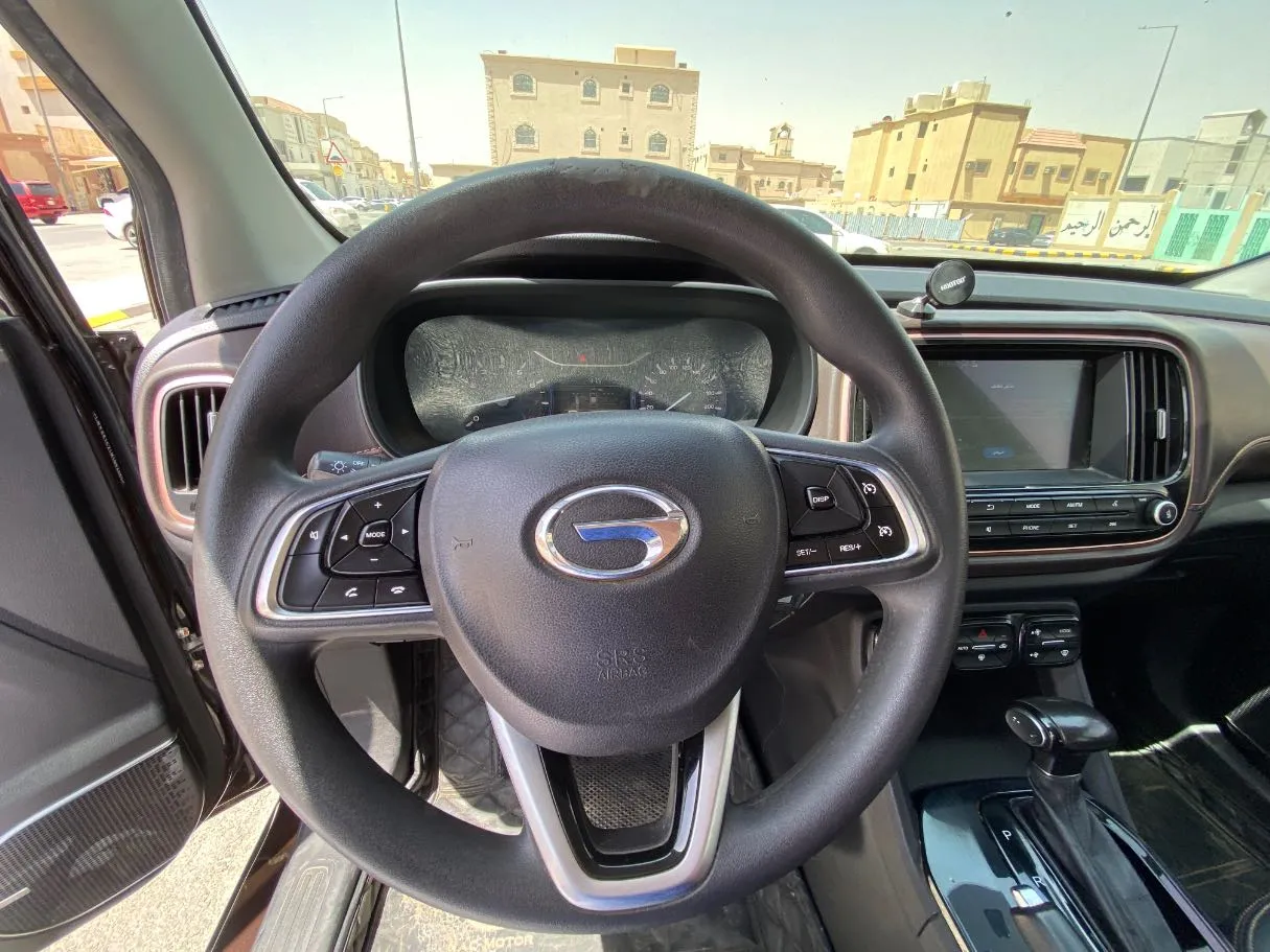 Car image 16