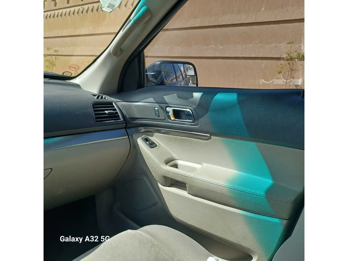 Car image 29