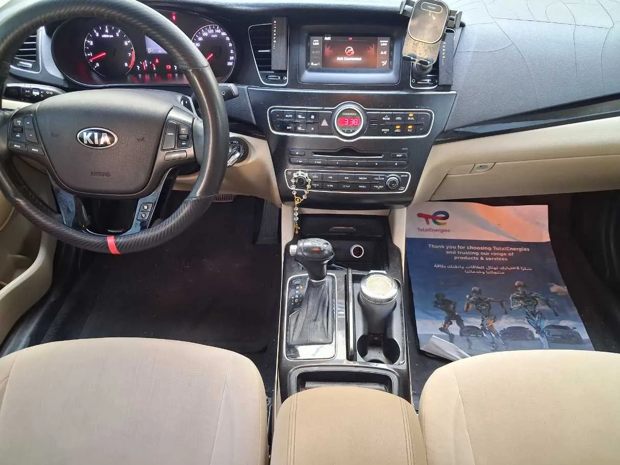 Car image 14
