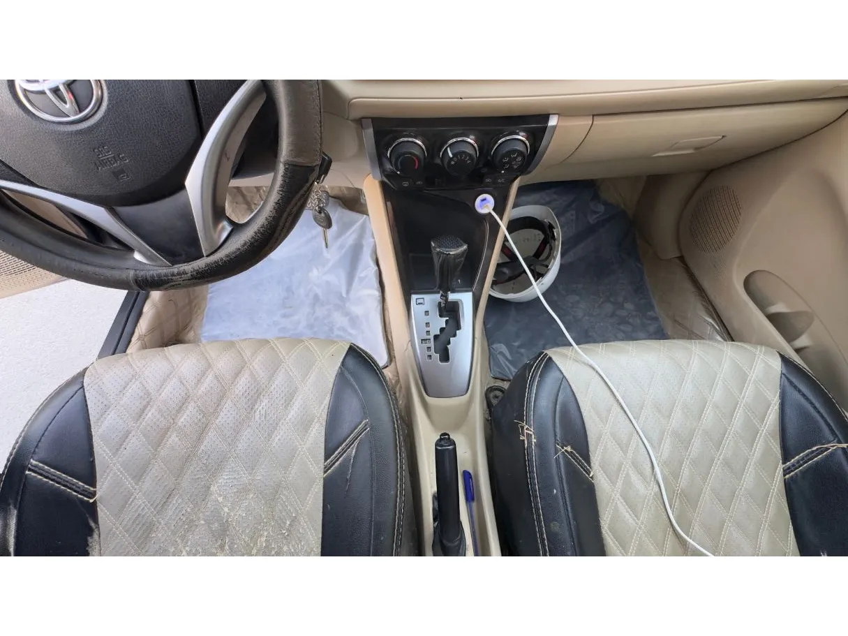 Car image 14