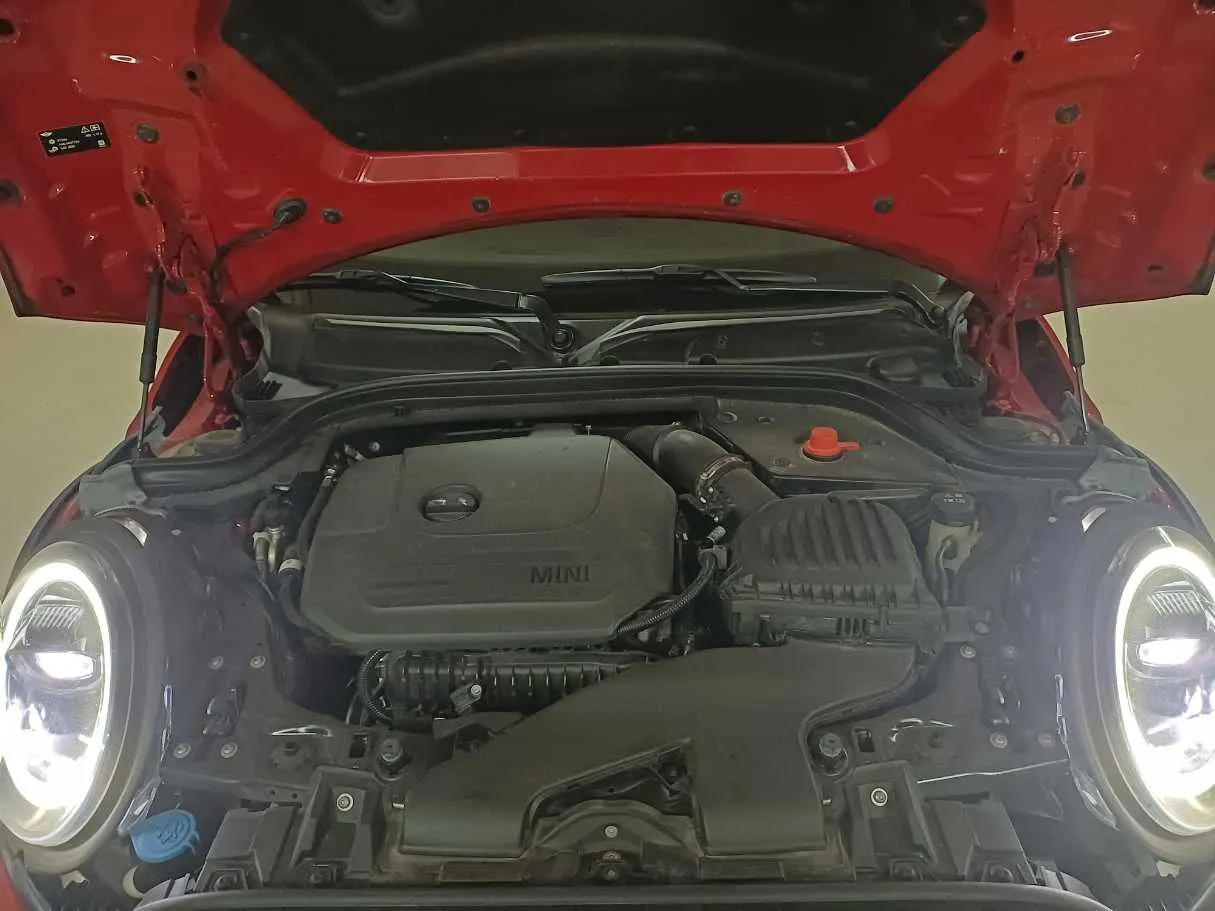 Car image 20