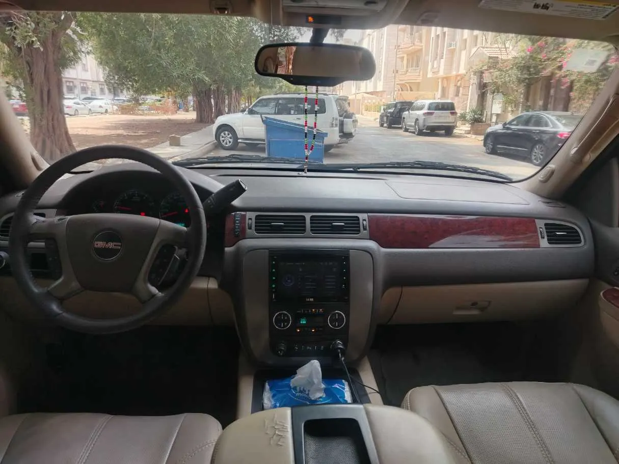 Car image 23