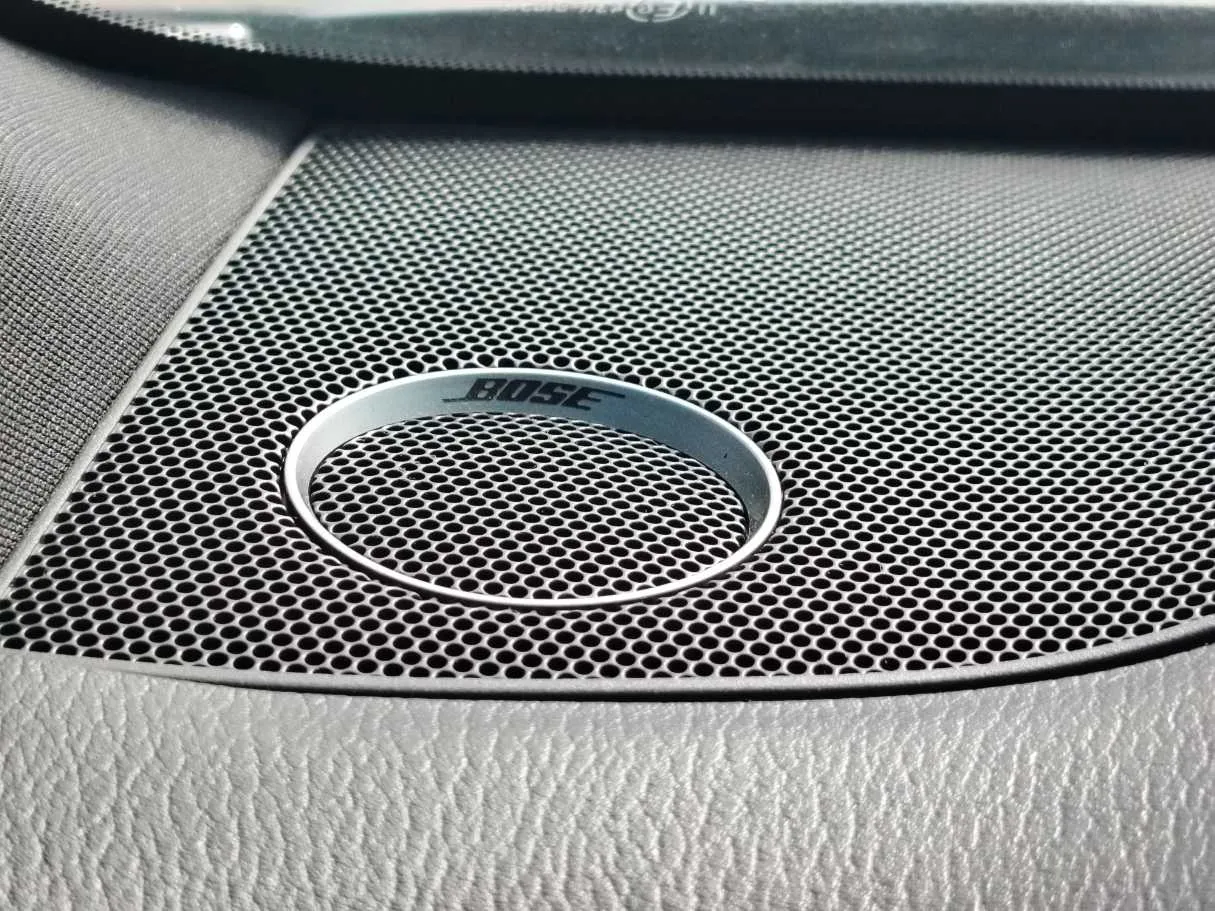Car image 32