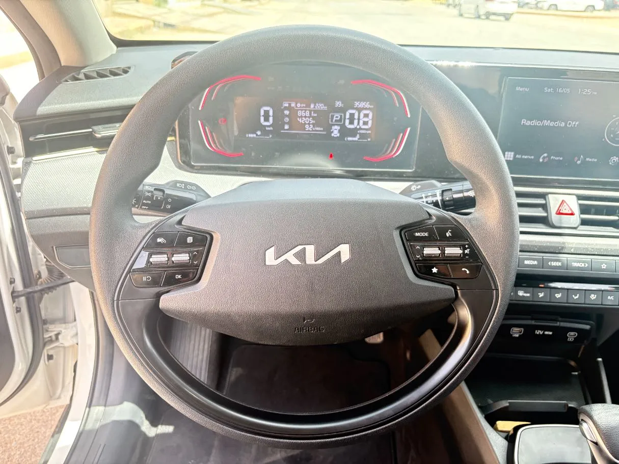 Car image 22