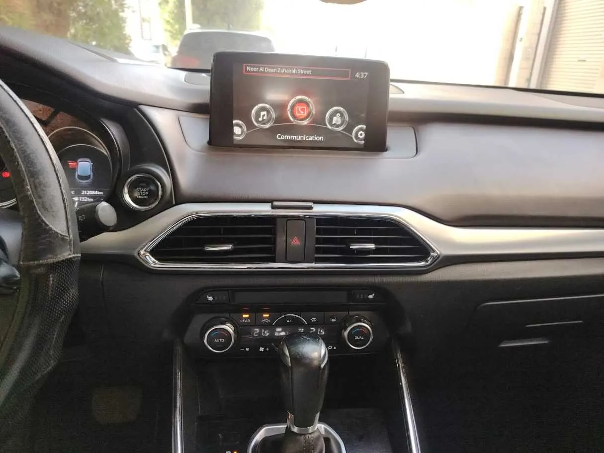 Car image 24