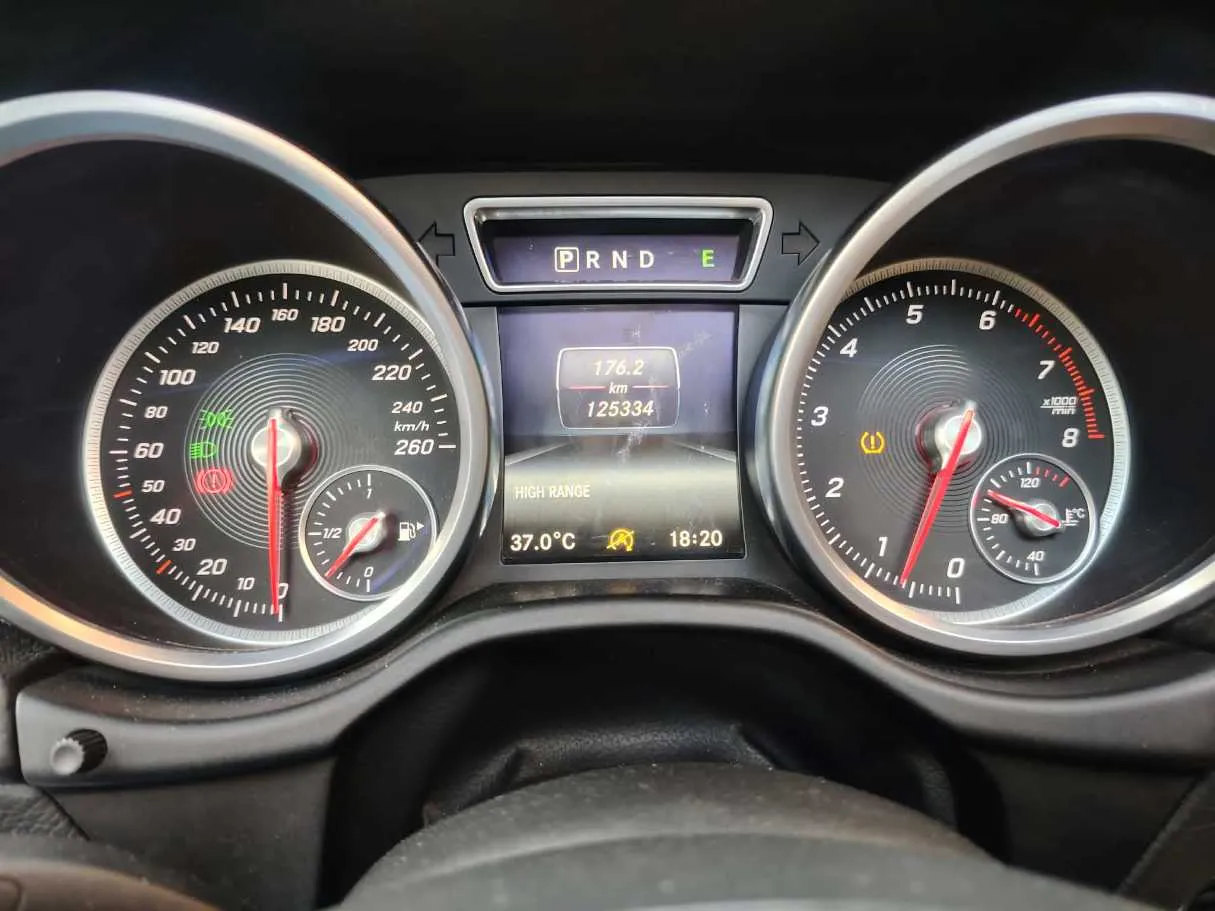 Car image 33