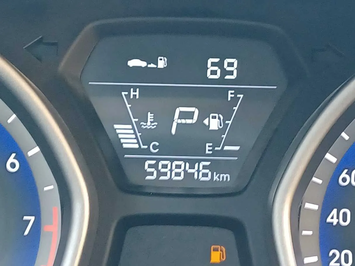 Car image 18