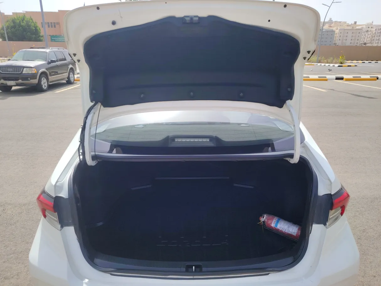 Car image 21