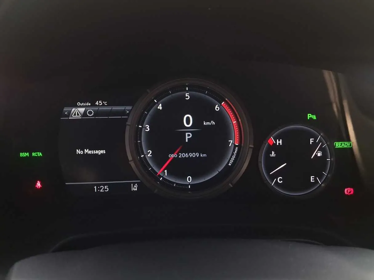 Car image 19