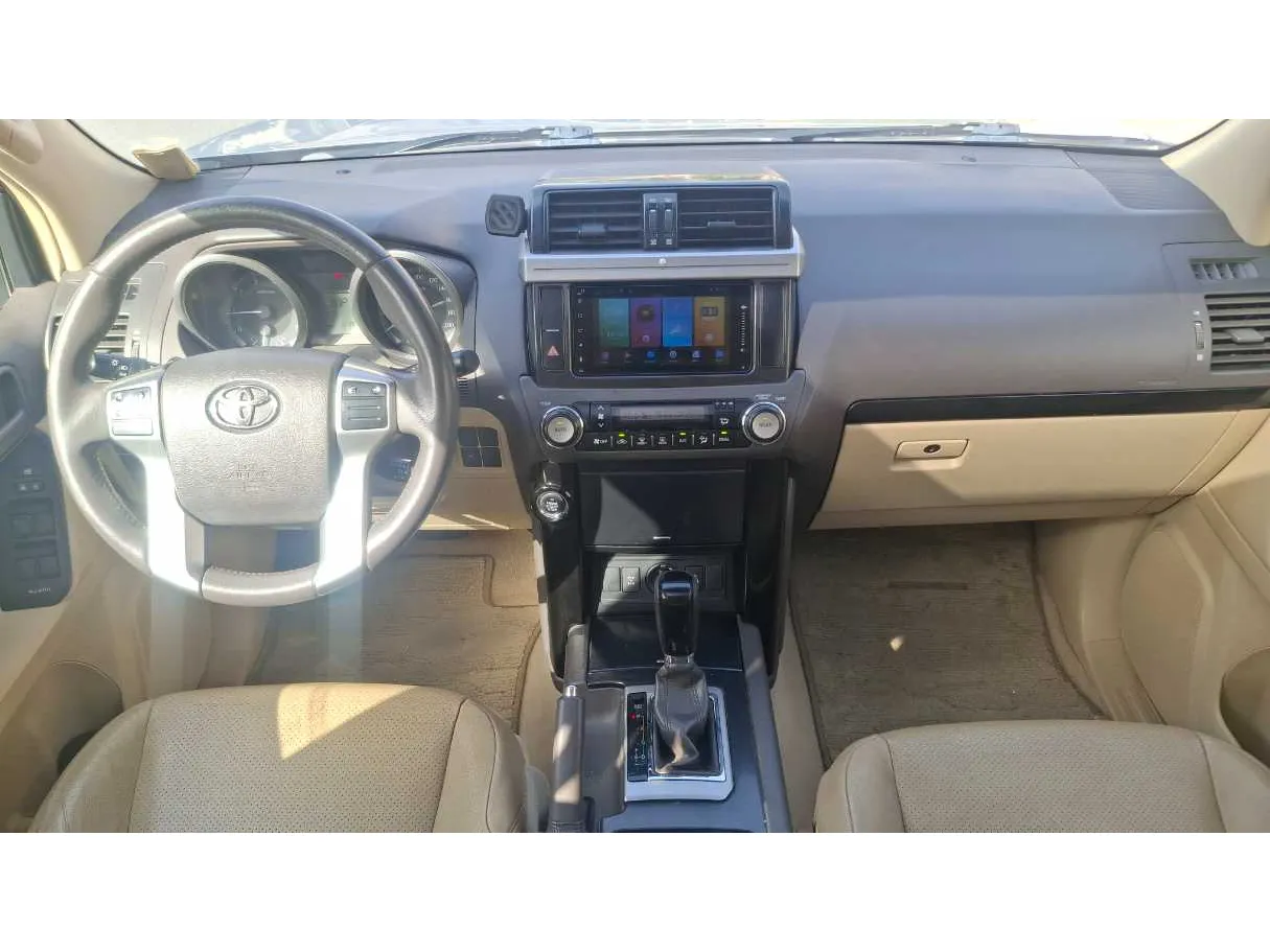 Car image 17