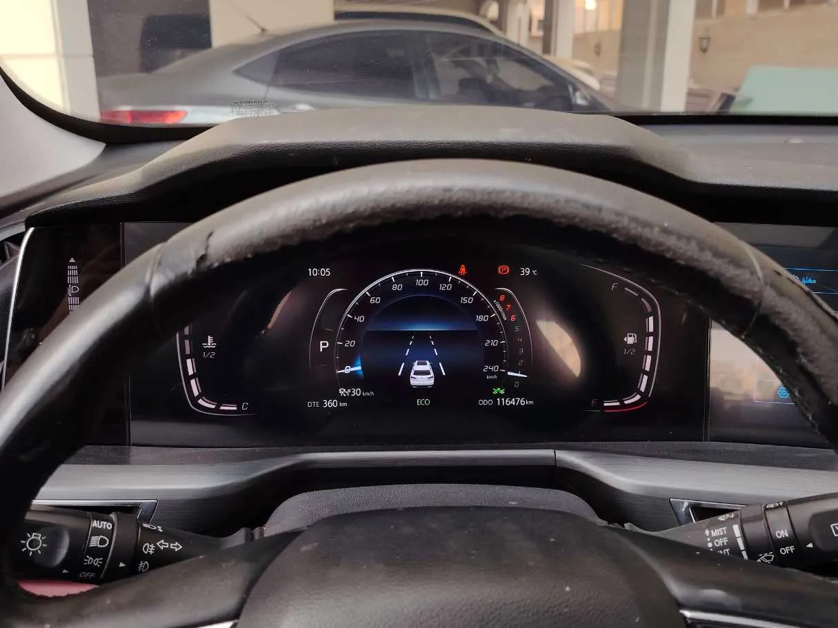 Car image 24
