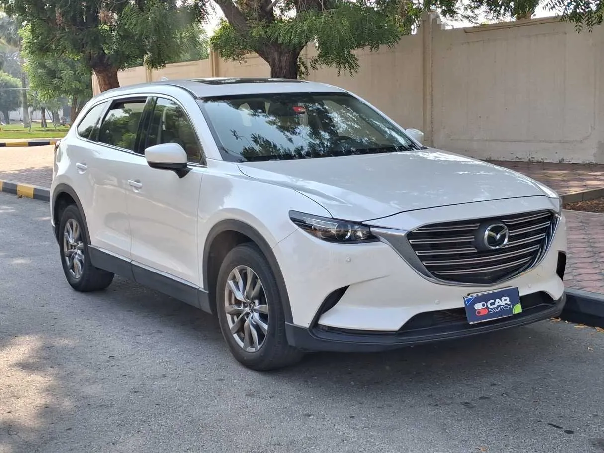 Car image 4