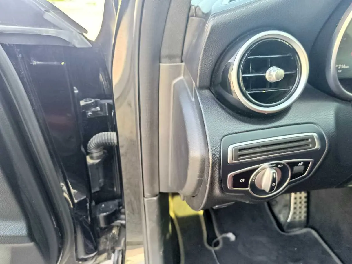 Car image 34