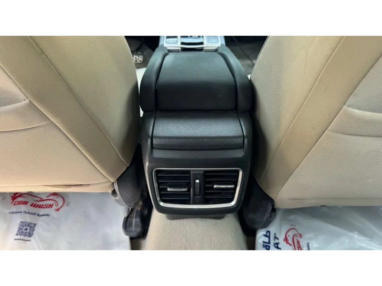Car image 26
