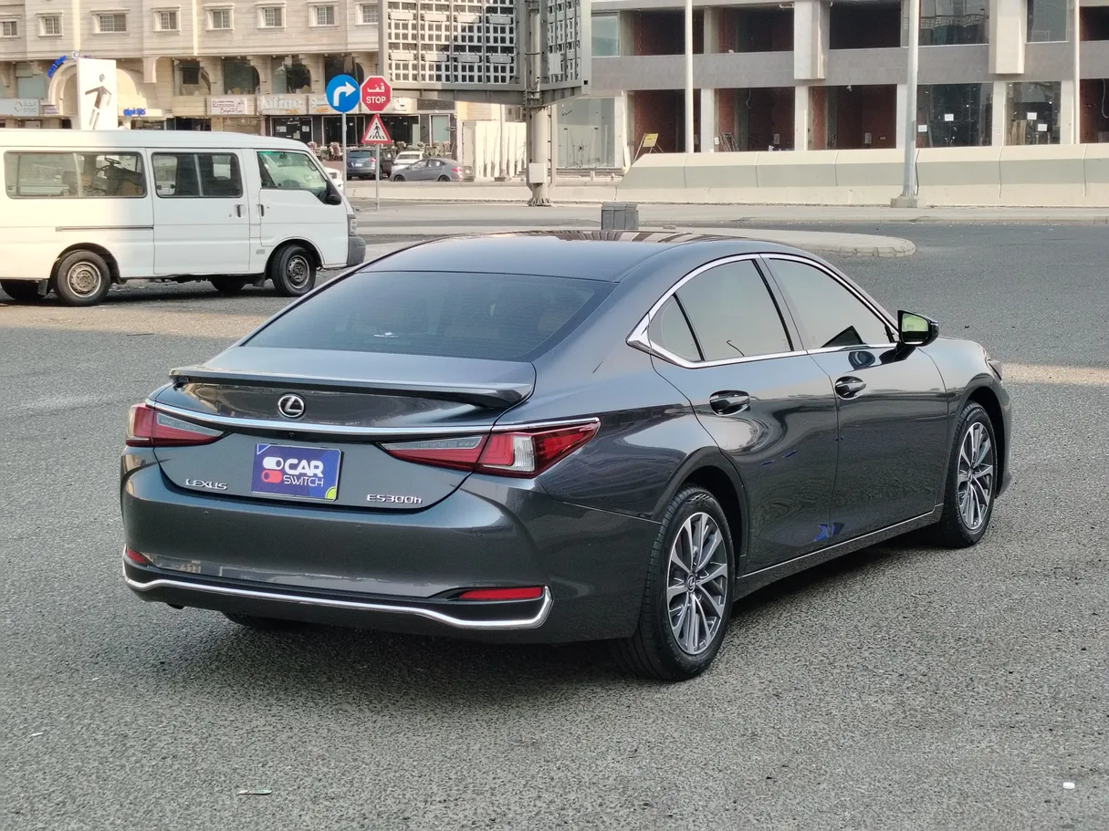 Car image 5