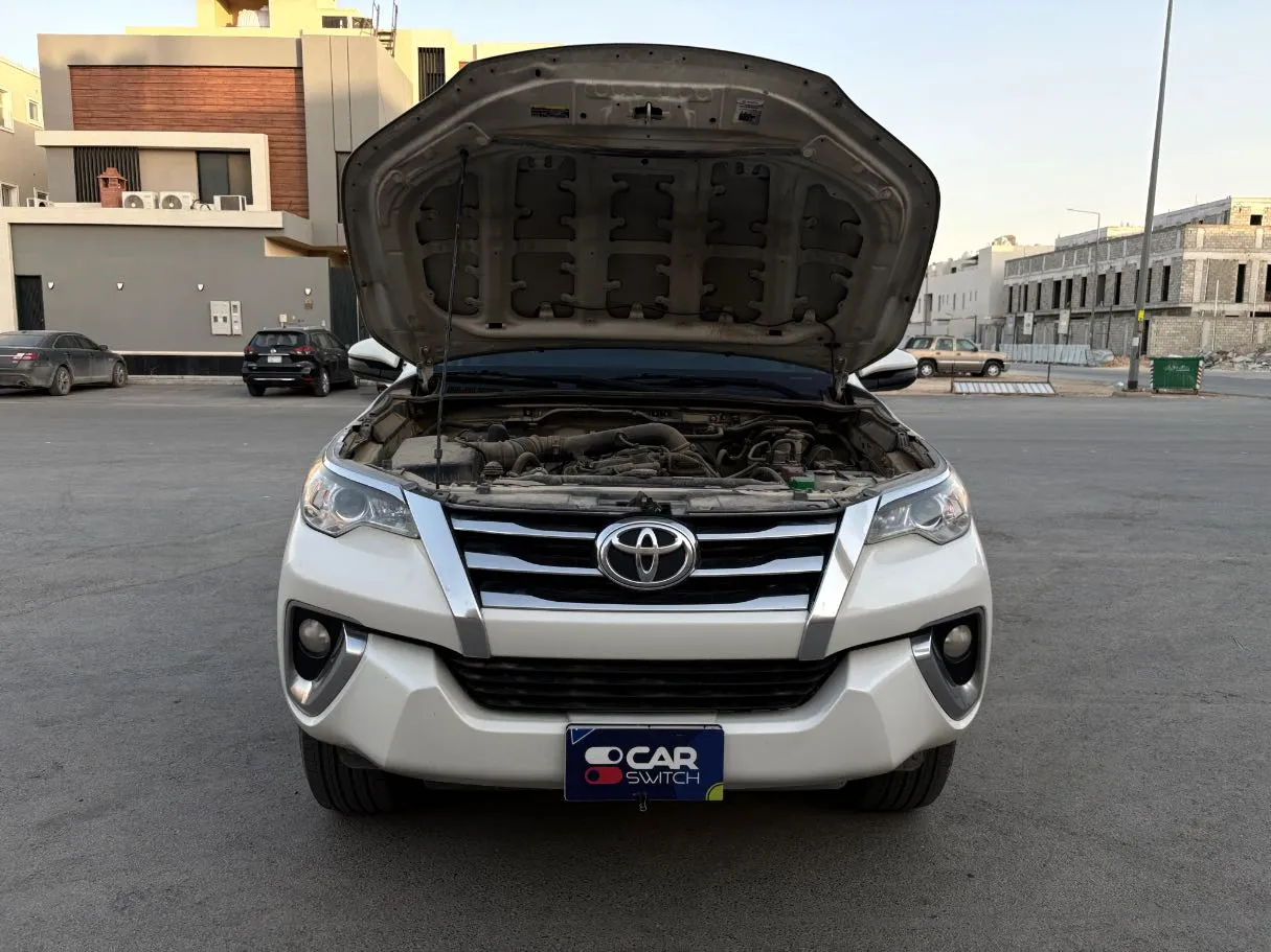 Car image 24
