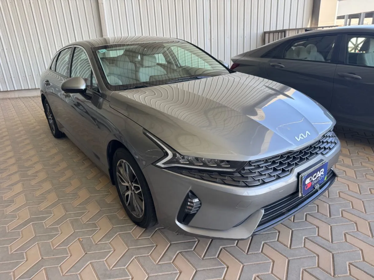 Car image 3