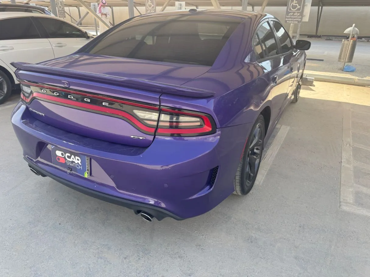 Car image 5