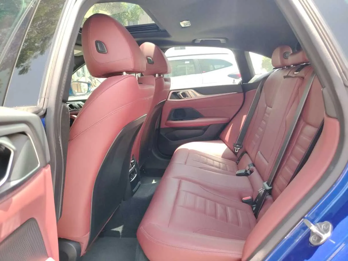 Car image 17