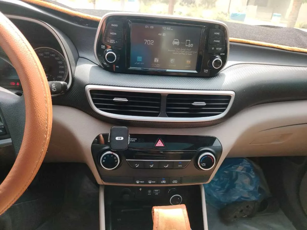 Car image 27