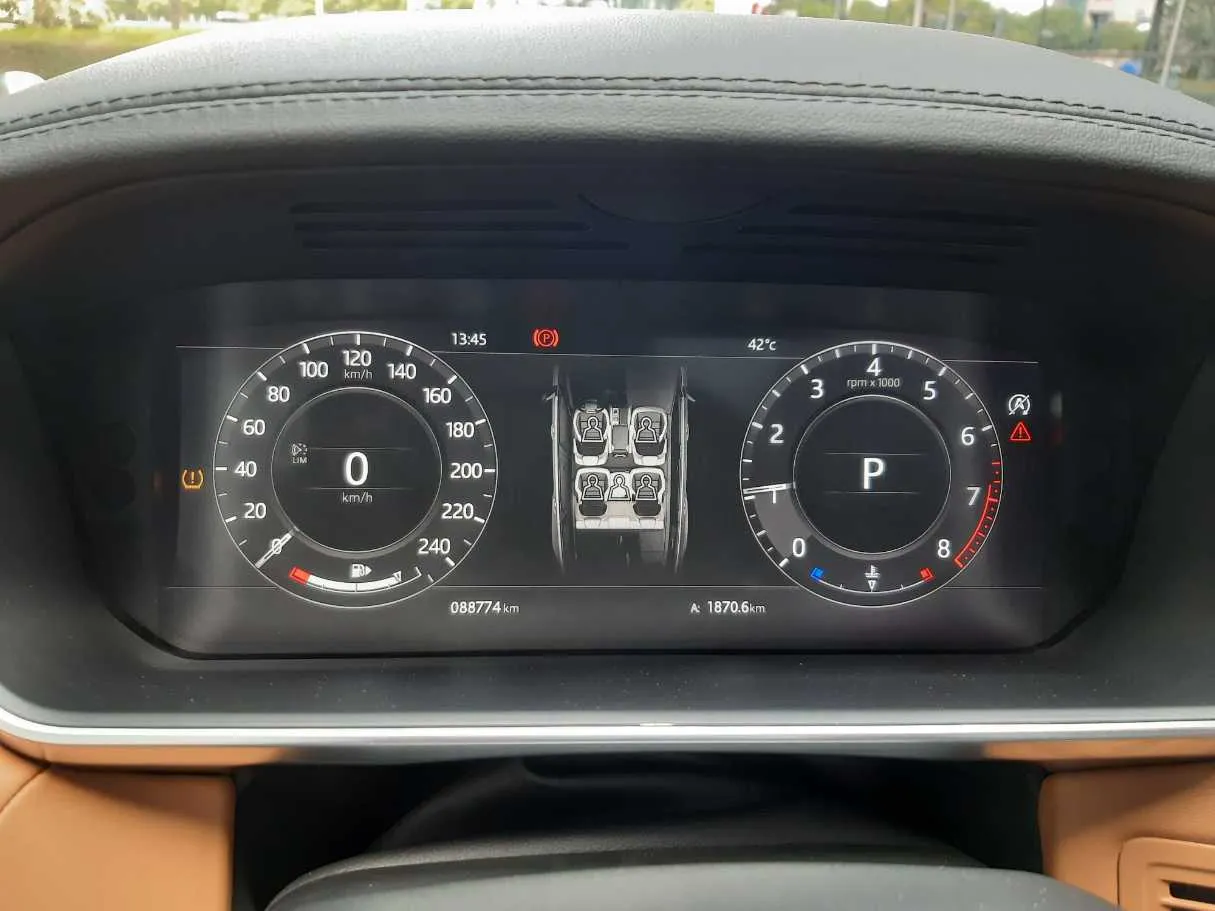 Car image 18