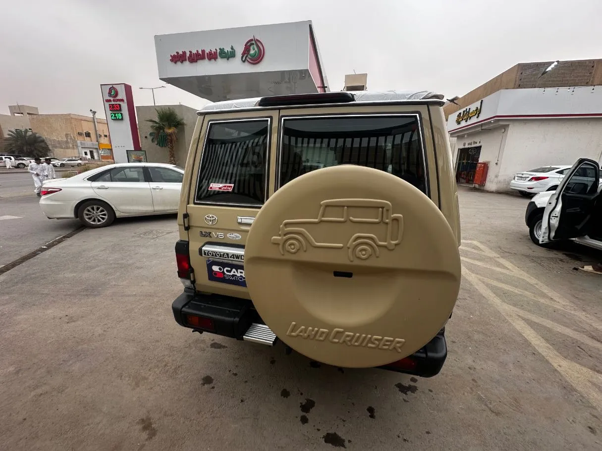 Car image 6