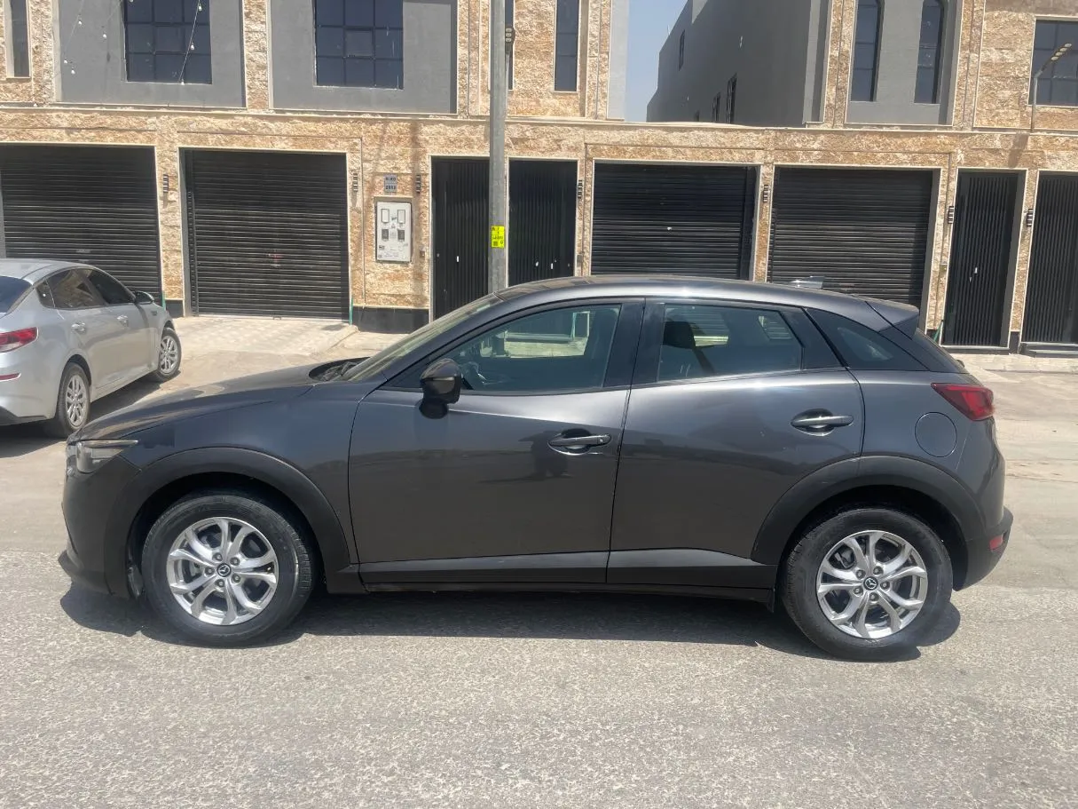 Car image 8