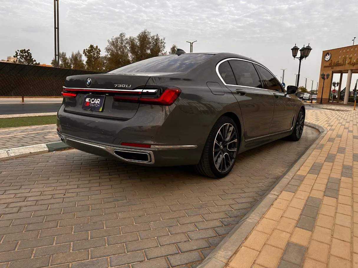 Car image 5