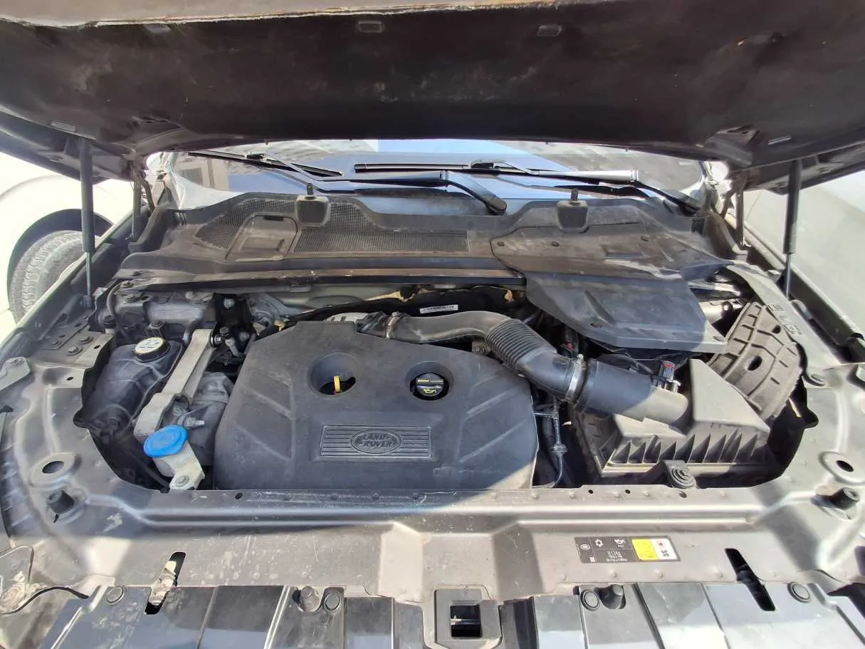 Car image 19