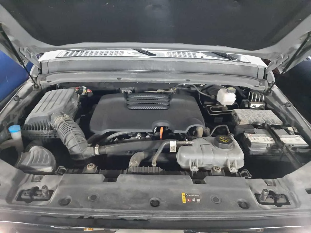 Car image 19