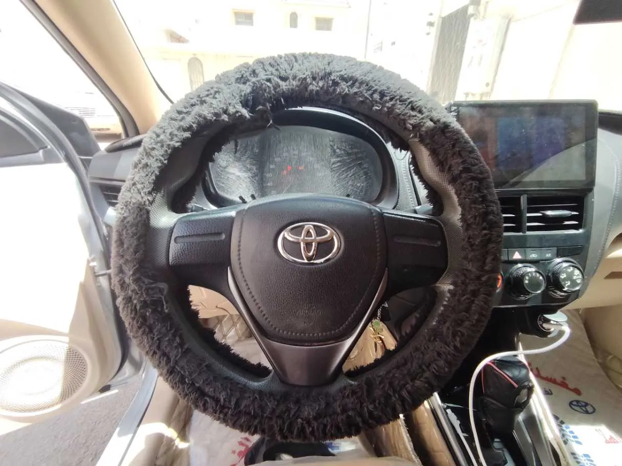 Car image 22