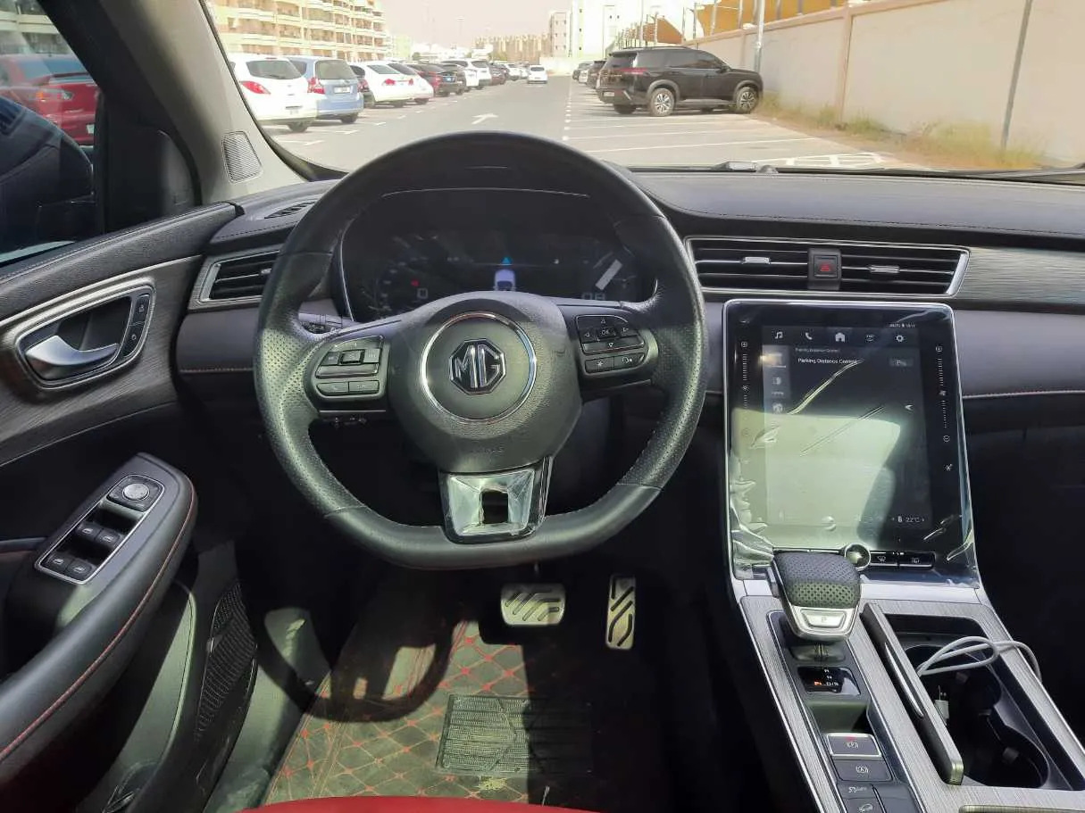 Car image 16