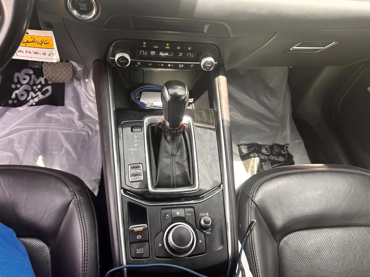Car image 17
