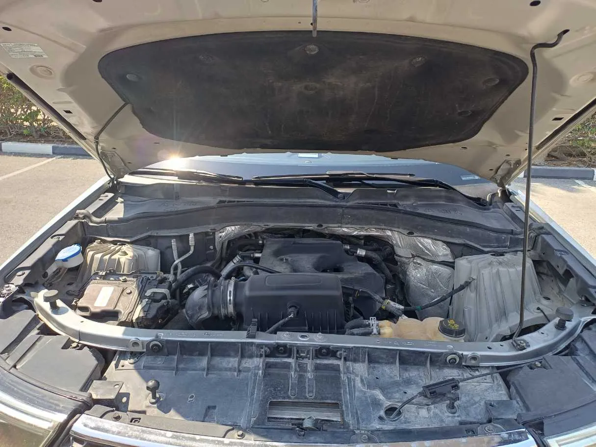 Car image 25