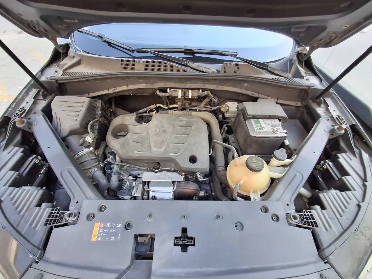 Car image 19