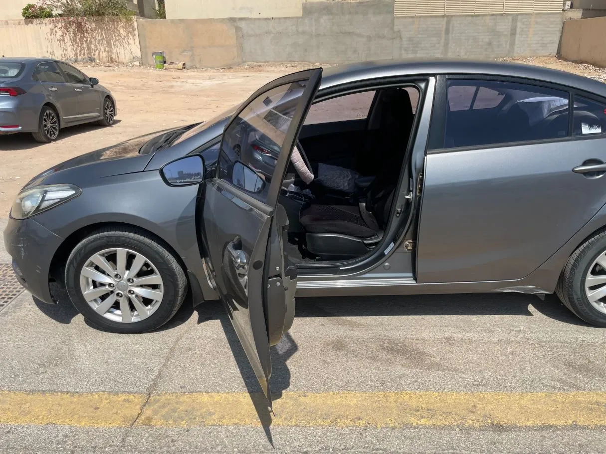 Car image 10