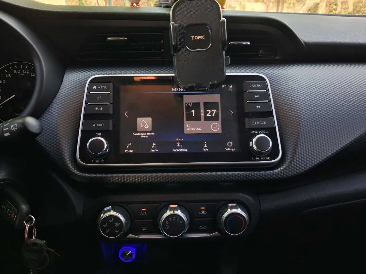 Car image 14