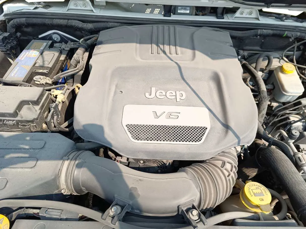 Car image 40
