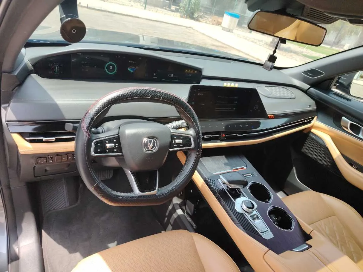 Car image 11